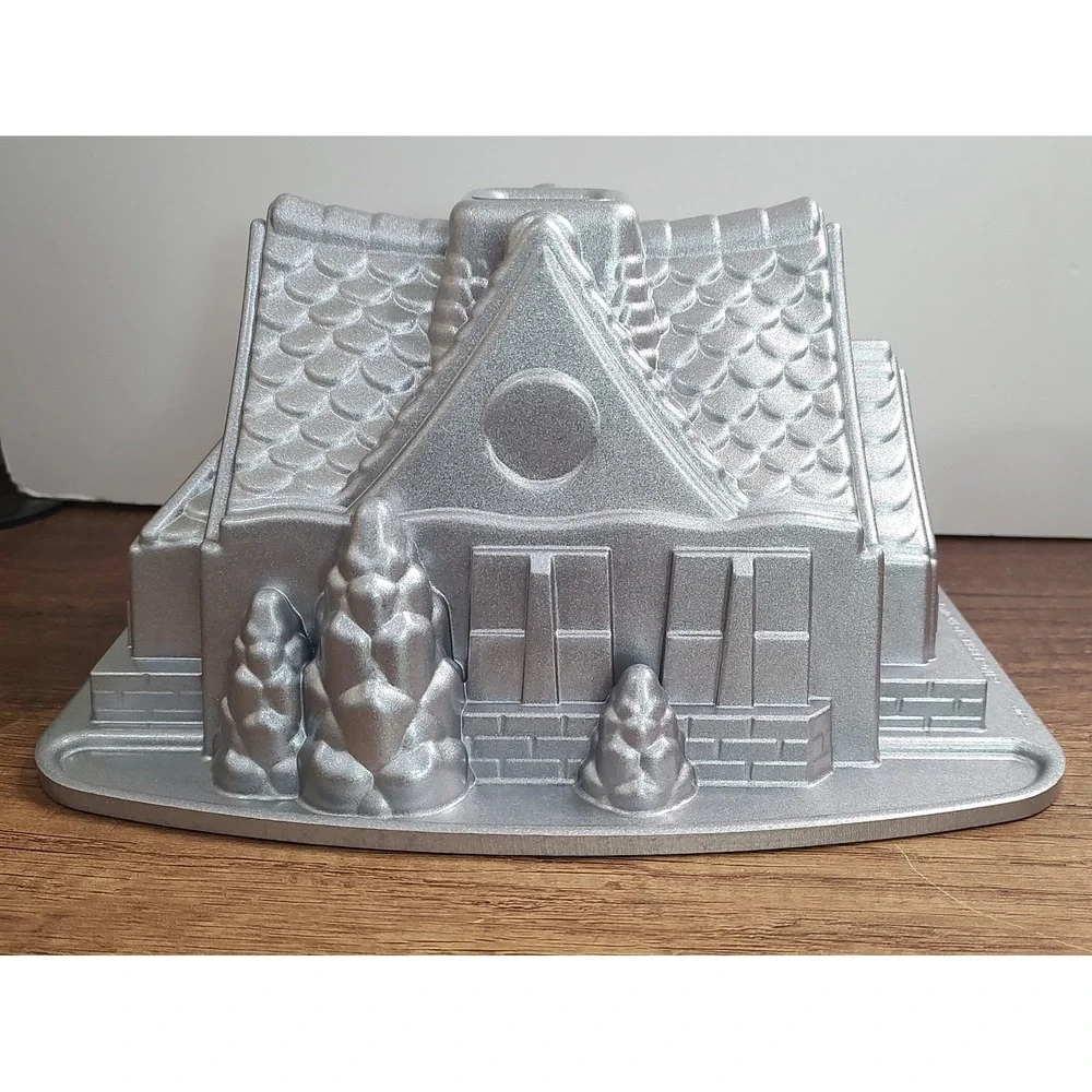 Nordic Ware Gingerbread House Cottage Cake Mold 2.1L 9 Cups William Sonoma D8